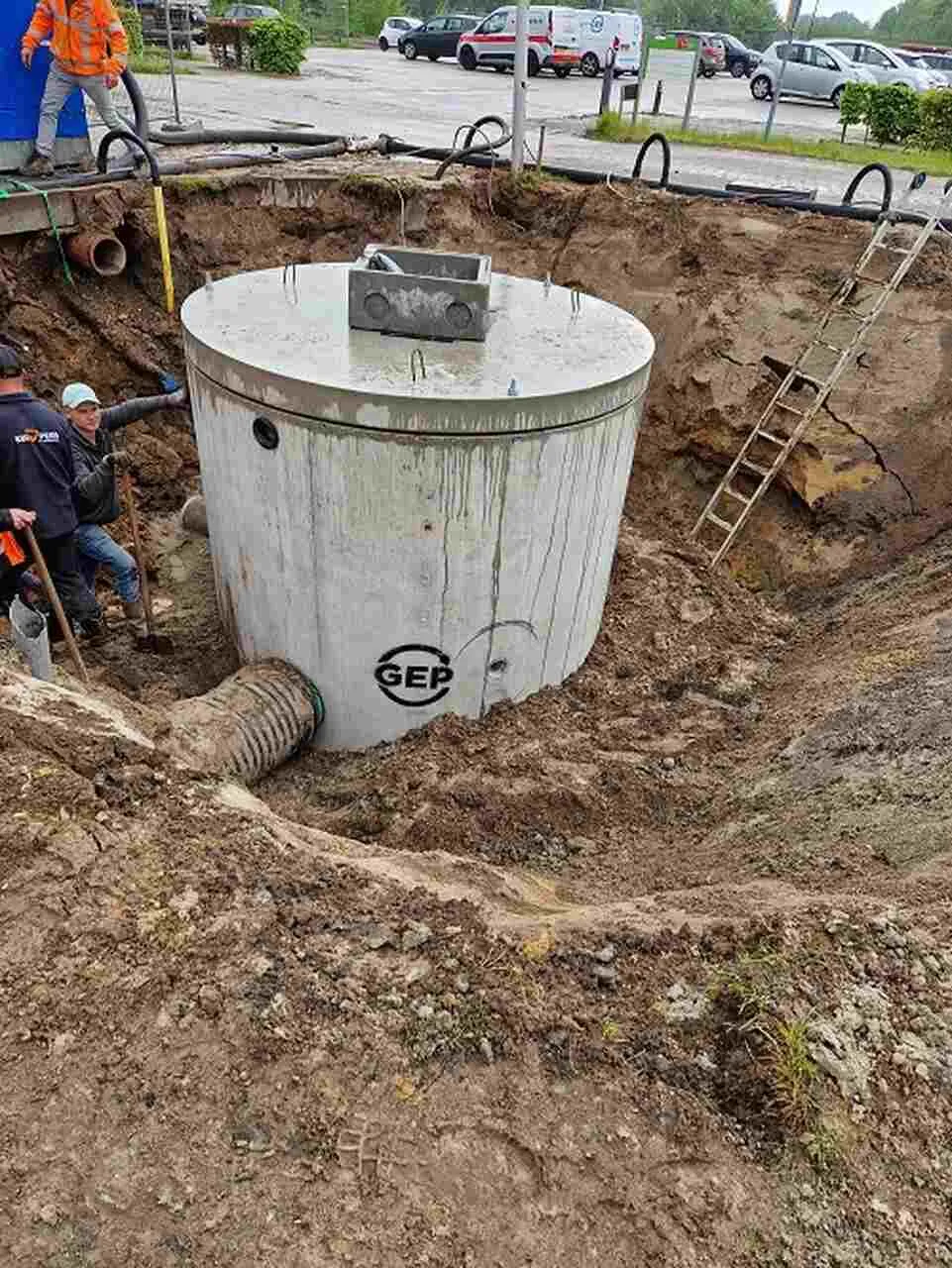 regenwaterput ondergronds pompput wordt geplaatst